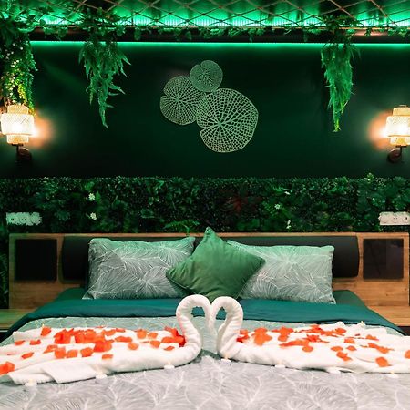 L'Oasis Tropicale, Jacuzzi, Love Room Roppenheim Exterior foto