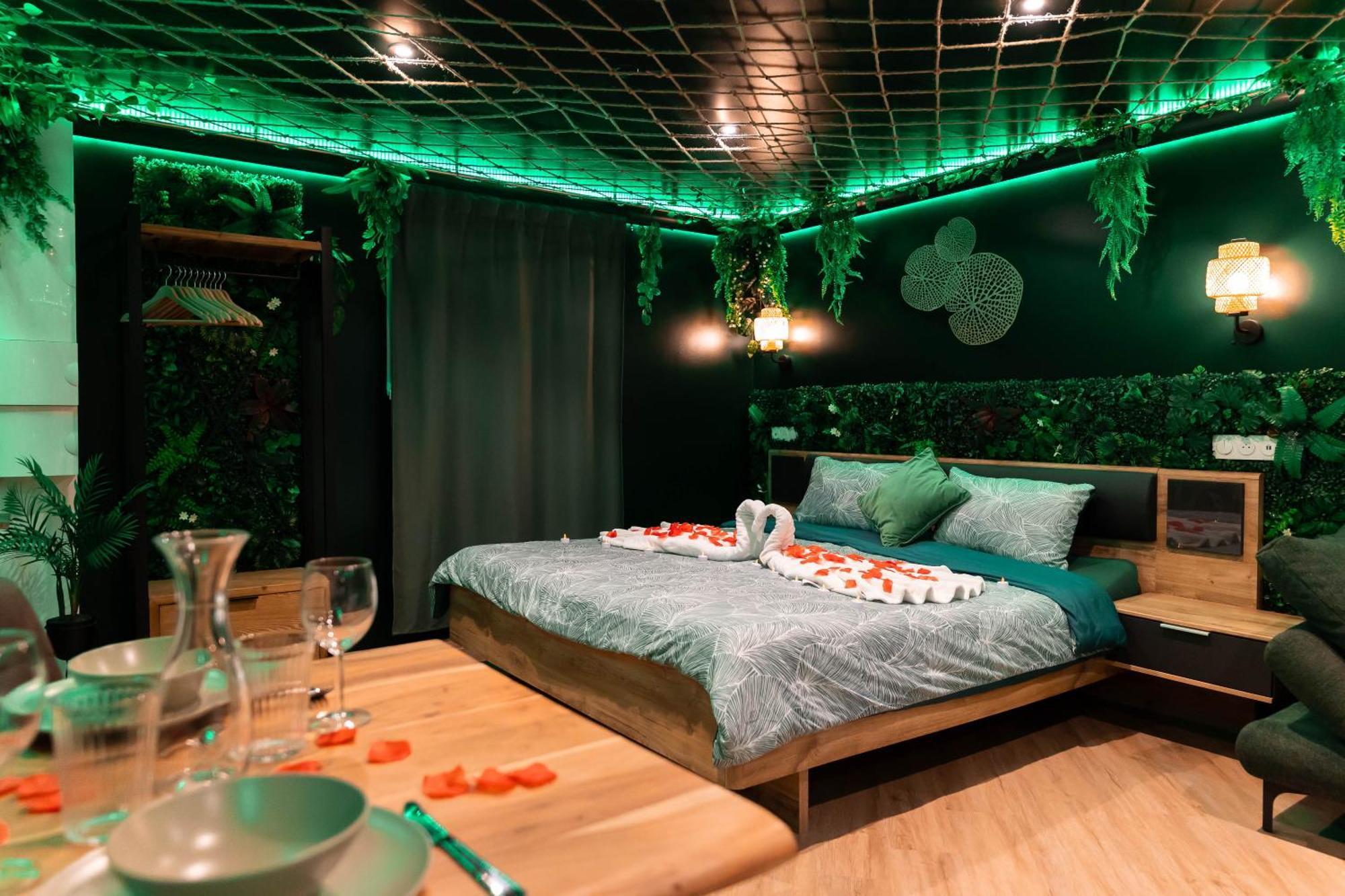 L'Oasis Tropicale, Jacuzzi, Love Room Roppenheim Exterior foto
